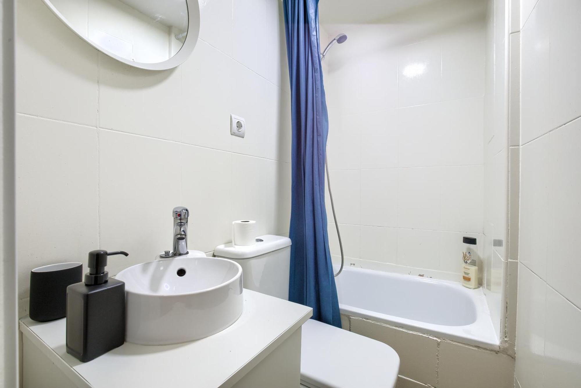Intimo Estudio En Madrid, Centro, 2Pax, Wifi & Tv 외부 사진